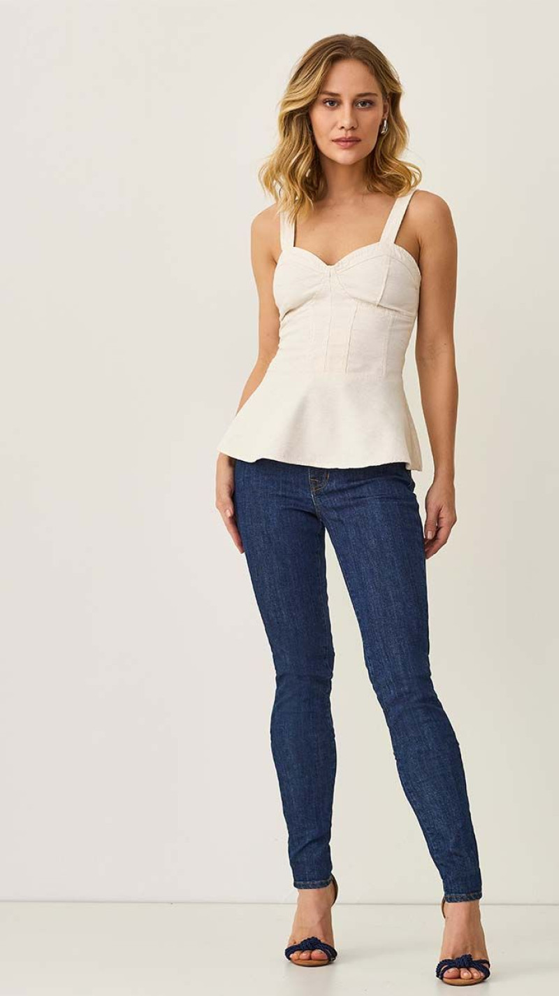 CALÇA SKINNY COM DETALHE NO BOLSO