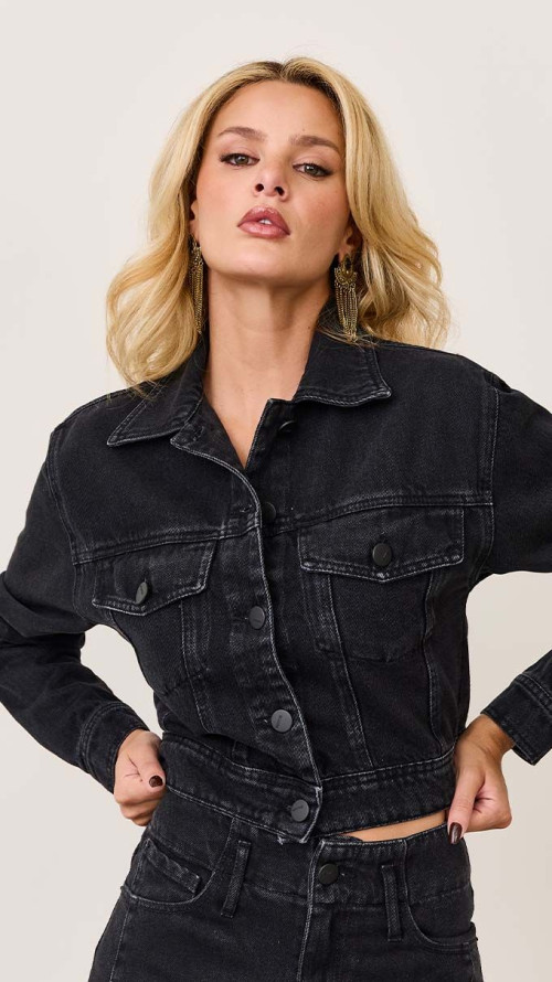 JAQUETA JEANS CROPPED PRETA