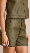 SHORT COURO ECO ALFAIATARIA VERDE MUSGO