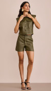 SHORT COURO ECO ALFAIATARIA VERDE MUSGO