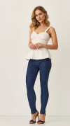 CALÇA SKINNY COM DETALHE NO BOLSO